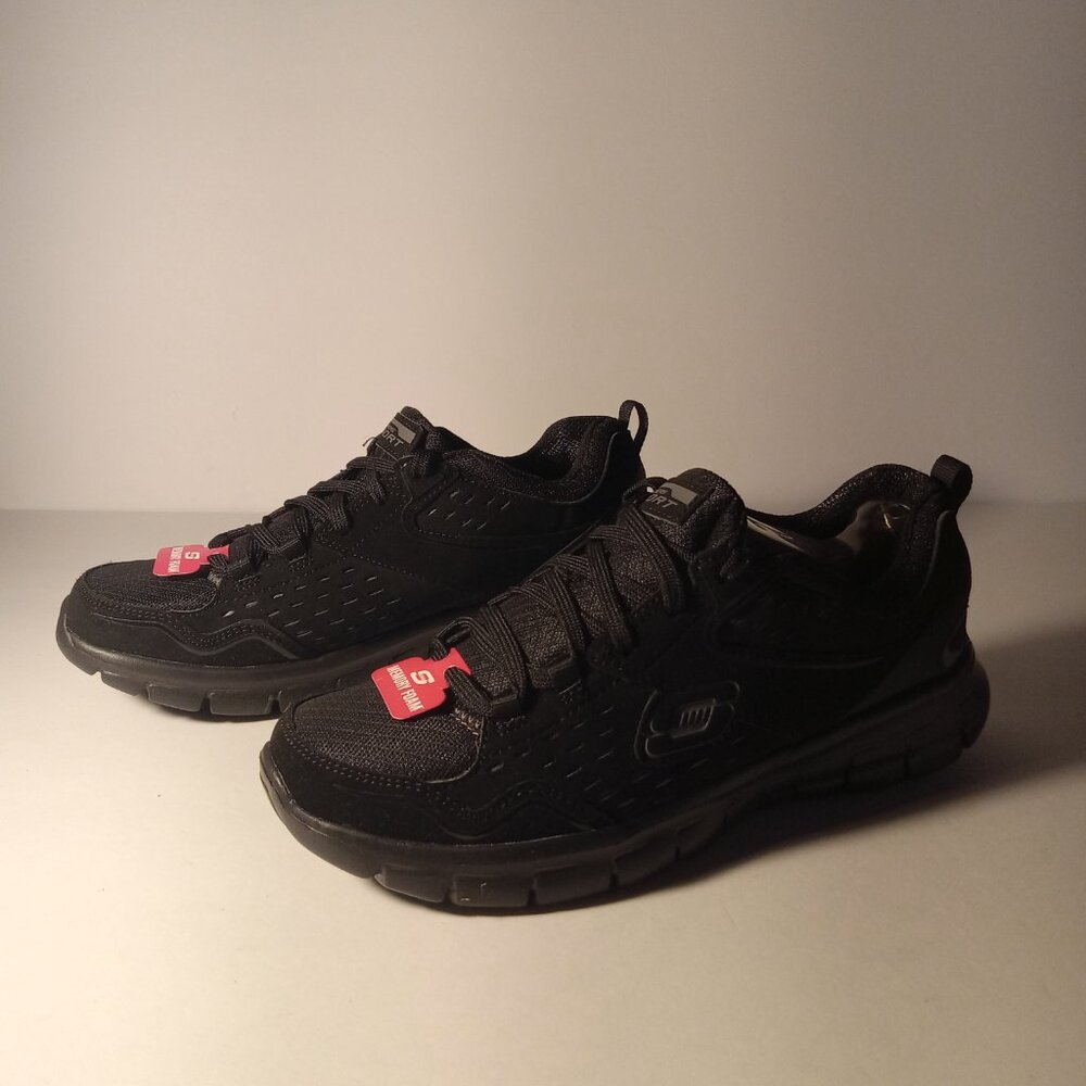 SKECKERRS BLACK RUNNING LIGHTWEIGHT/BREATHABLE WITH MEMORY FOAM